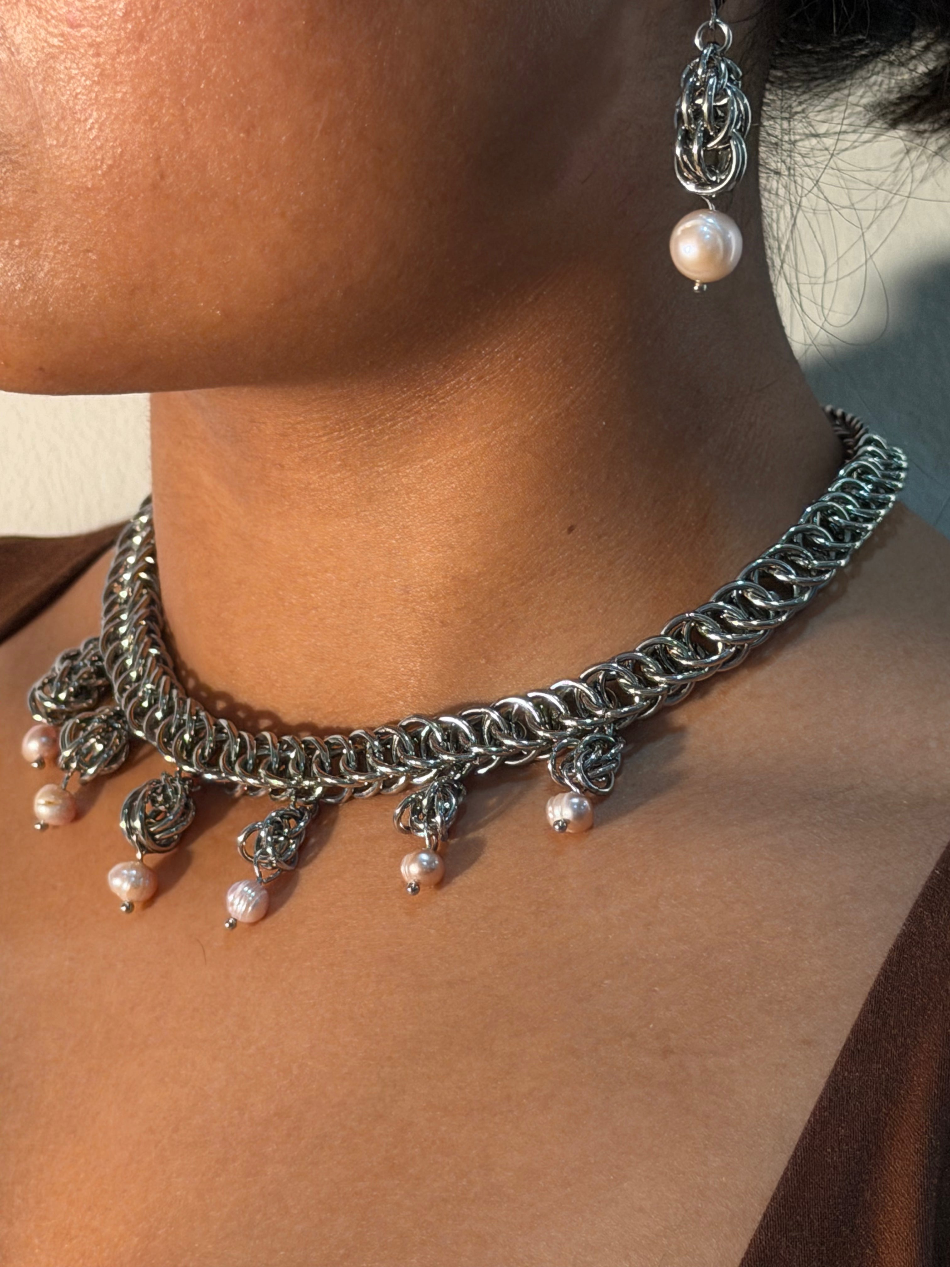 Persian 4:1 Raindrop Necklace