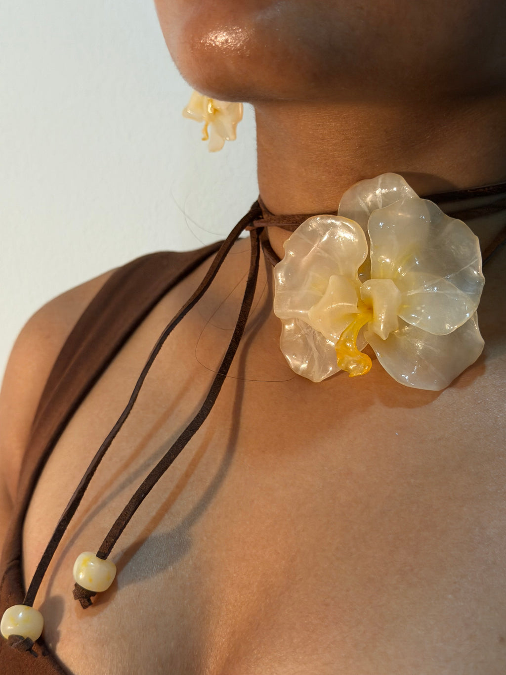 Cream orchids necklace