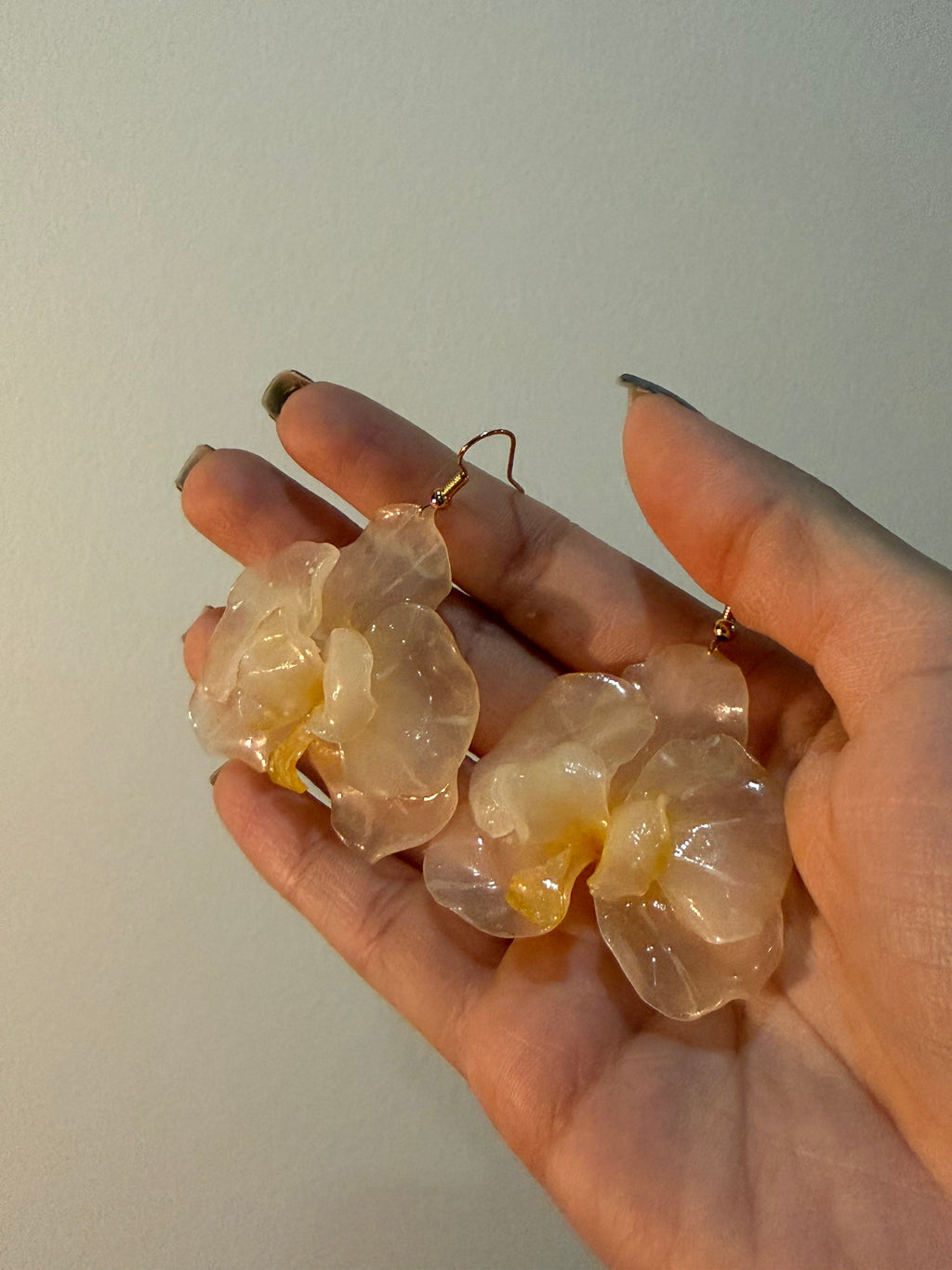 Cream orchids earrings