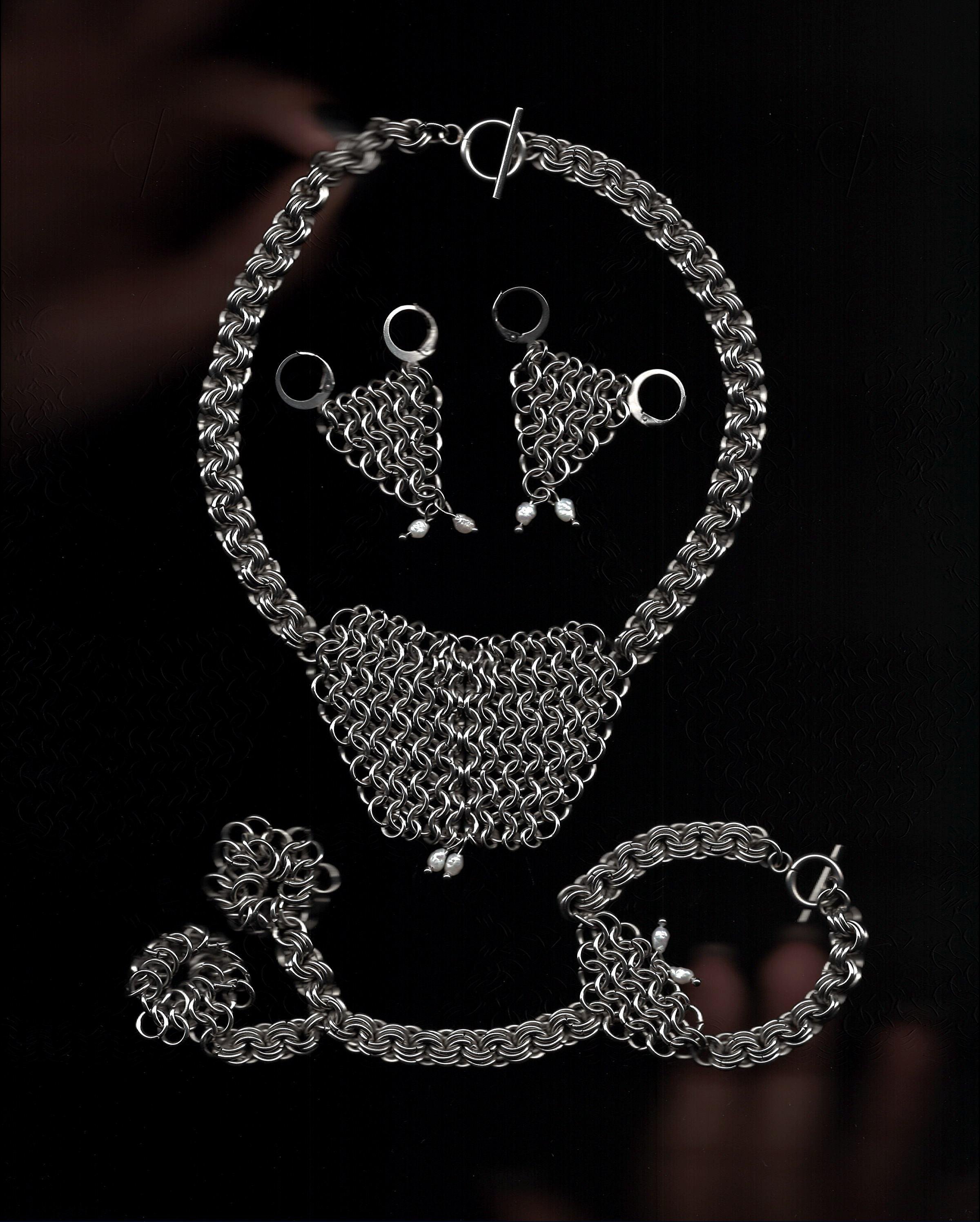 European 4:1 Pendant Set